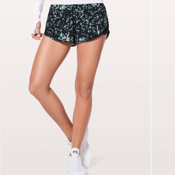 Lululemon Hotty Hot Short II Pixel Haze Multi Black Black Running Size 4 - Picture 2 of 7